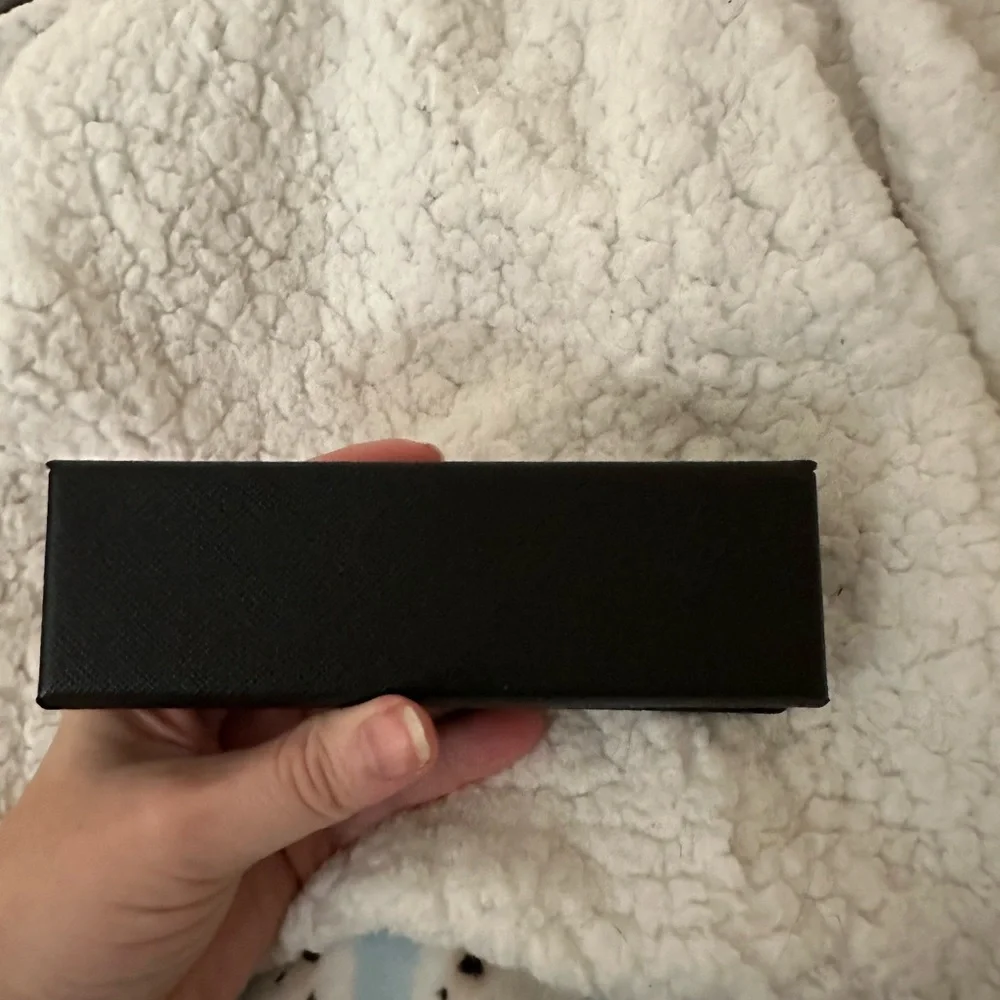 Prada glasses case - Picture 5 of 7